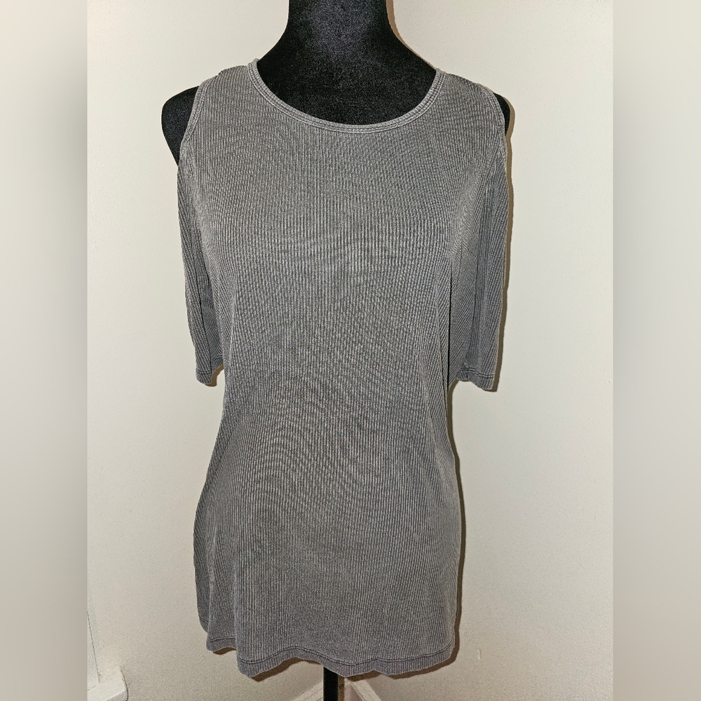 torrid Gray Ribbed Cold-Shoulder Short Sleeve Top